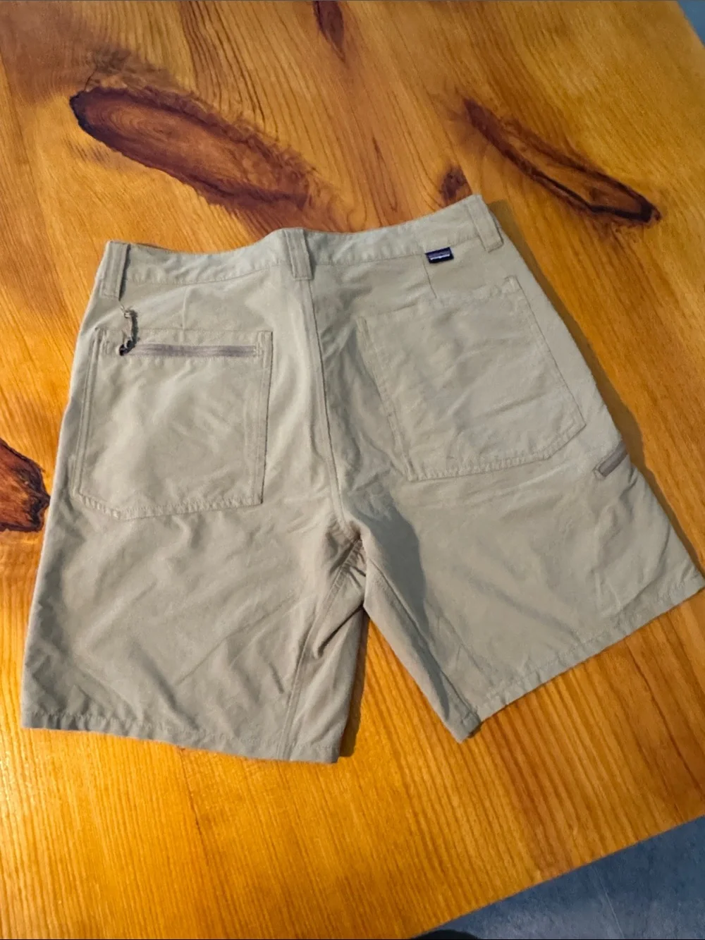 Patagonia Men's Hybrid Shorts in Light Brown. Size 32